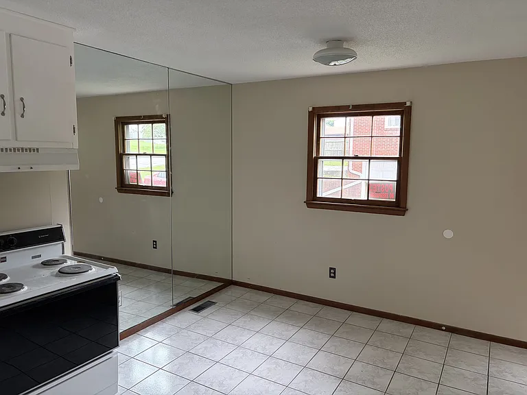 126 Sycamore Dr #126 — Photo 7