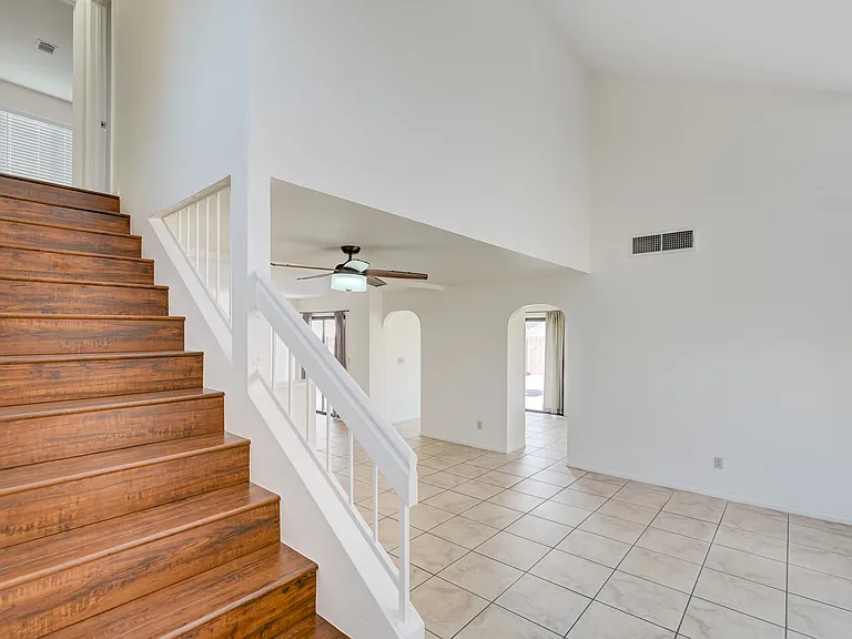 2702 Lovington Dr — Photo 4