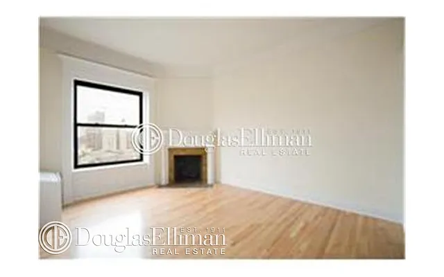 Rented by Douglas Elliman | media 27