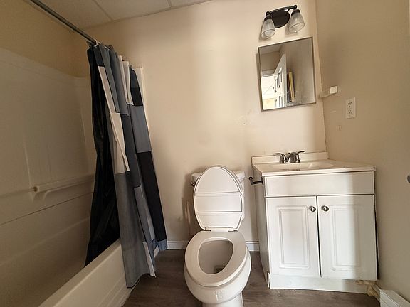 5th image of 125 Knight St #5