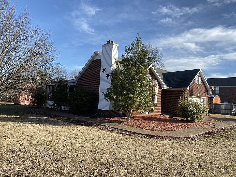2nd image of 1502 Andrea Ln