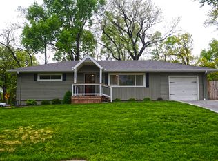 10201 W 56th Ter, Merriam, KS 66203