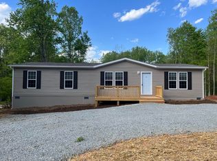 1169 Red Fox Ln, Moneta, VA 24121