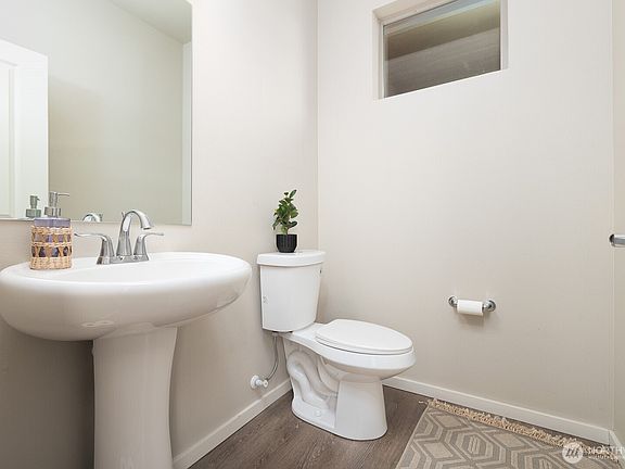 4th image of 8223 31st Street Ct E
