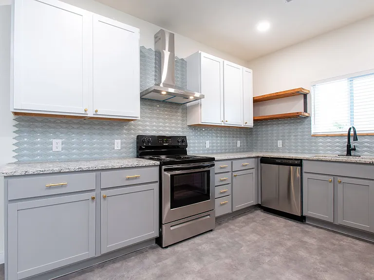 2885 N Oliver St — Photo 9