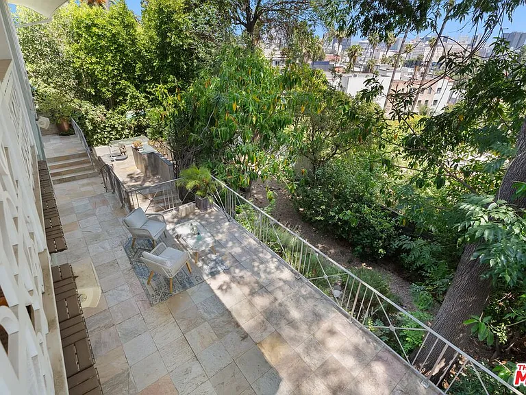 6630 Whitley Ter — Photo 32