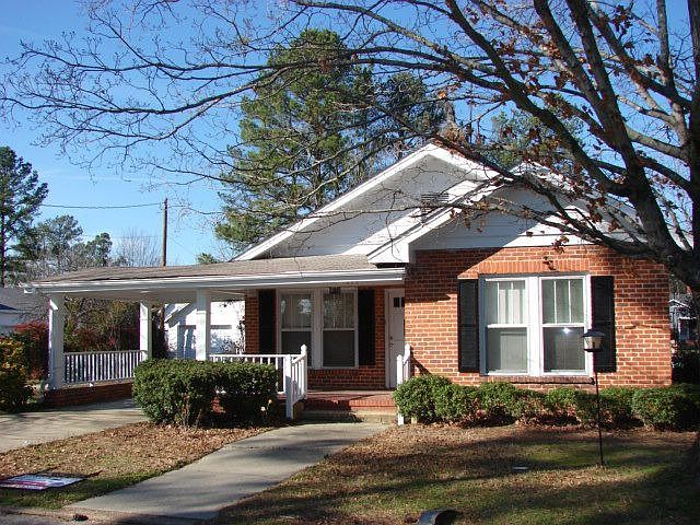 Fabulous Bungalow in downtown Benson