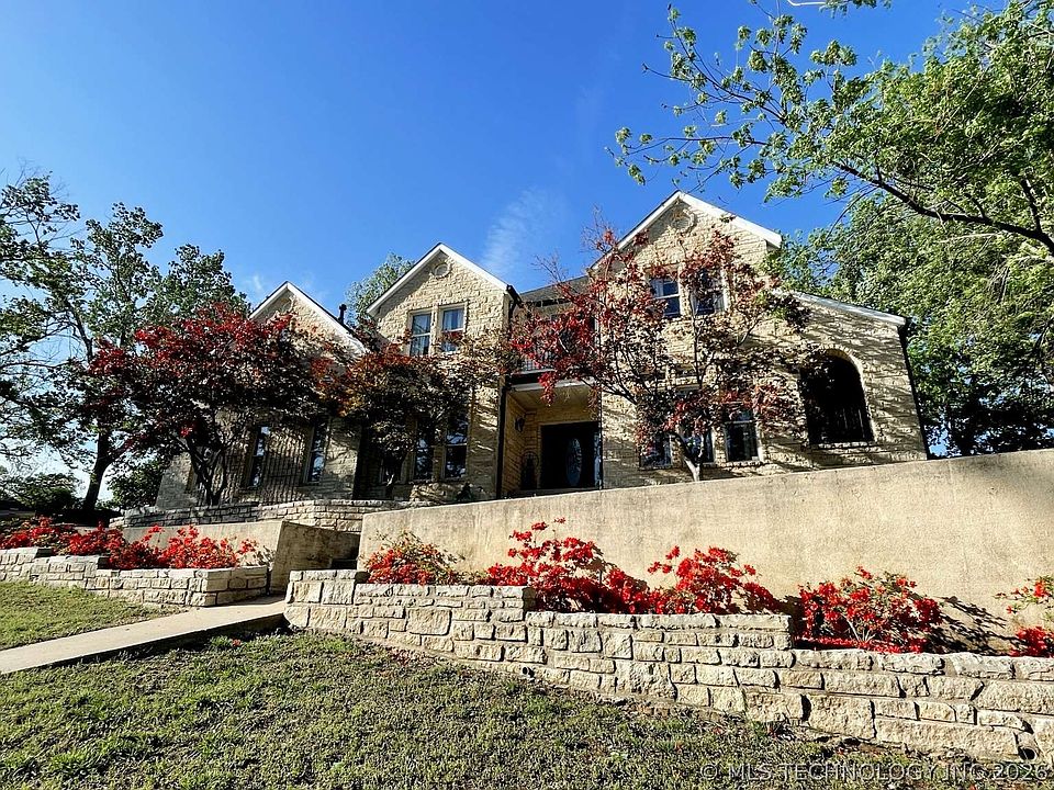 1st image of 1350 Woodbriar Ln