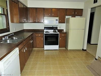 2nd image of 4717 Briarwood Dr