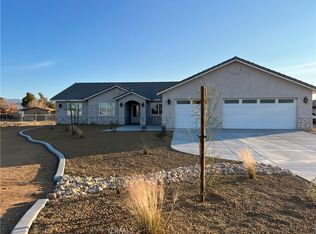 22535 Lucilla Rd, Apple Valley, CA 92308