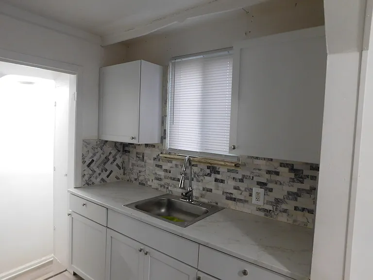 6490 Stahelin Ave — Photo 10