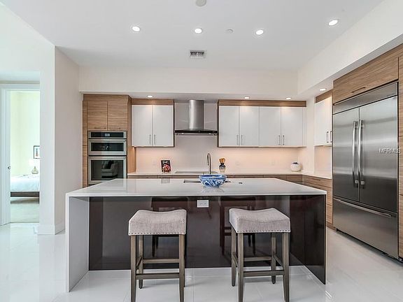 2nd image of 1155 N Gulfstream Ave #0201