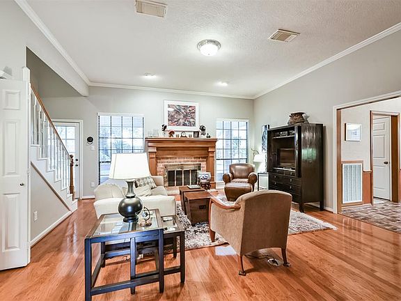 3rd image of 5818 Woodland Falls Dr