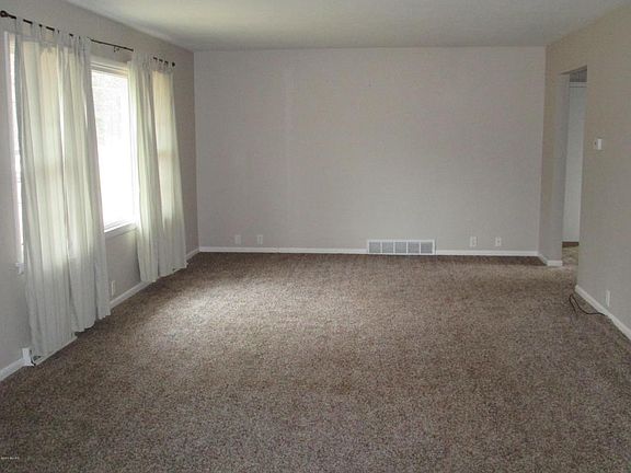 5th image of 2415 Pennsylvania Ave