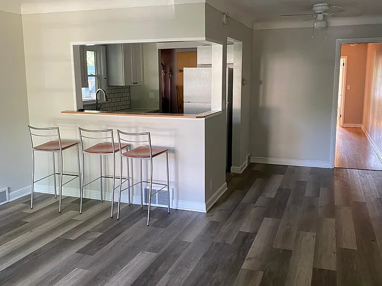 2528 Lincoln St NE — Photo 1