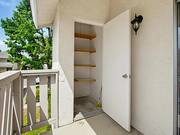 512 Sandalwood Pl — Photo 37