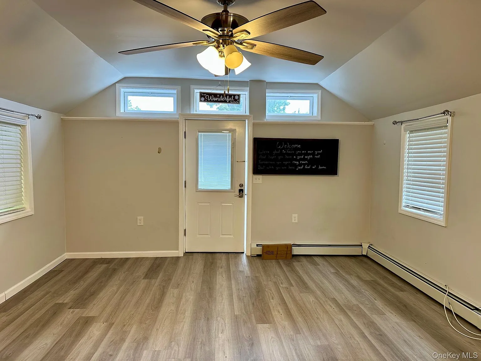 1 bed, 1.0 bath, 975 sqft, $1,600 — Photo 4