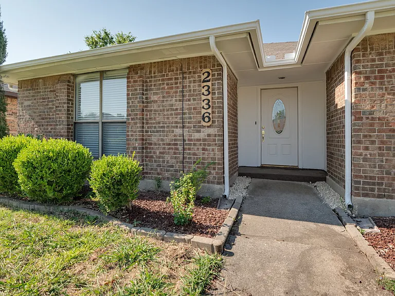 2336 Ridgestone Dr — Photo 2