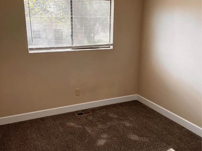 366 W Reservoir Dr #A — Photo 8