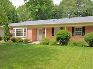 8204 Chancery Ct, Alexandria, VA 22308