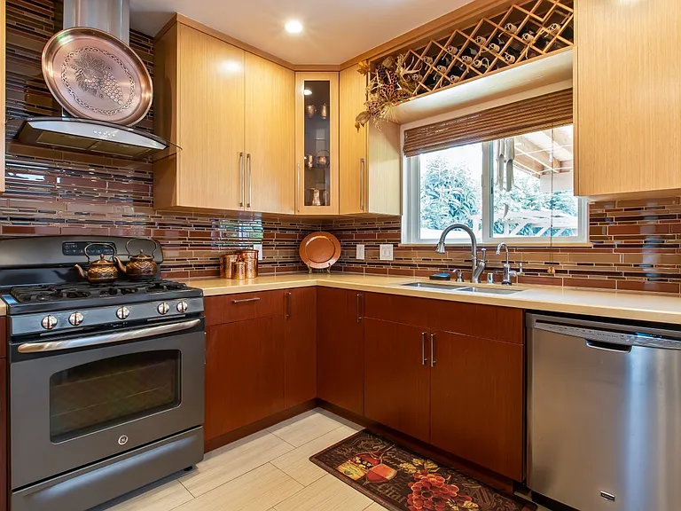 336 W Lexington Dr — Photo 12