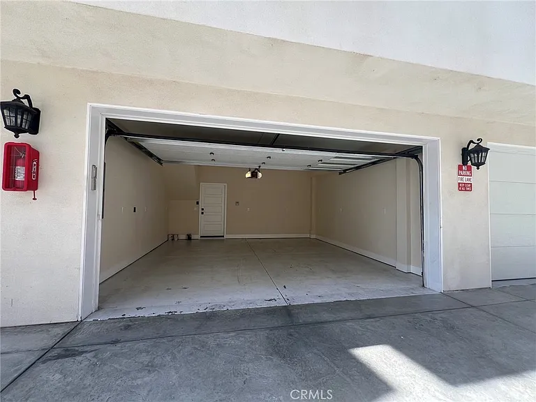 13804 Cordary Ave — Photo 4