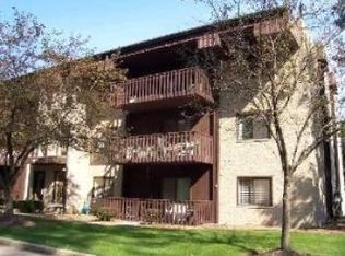 1105 E Division St APT 1A, Lockport, IL 60441