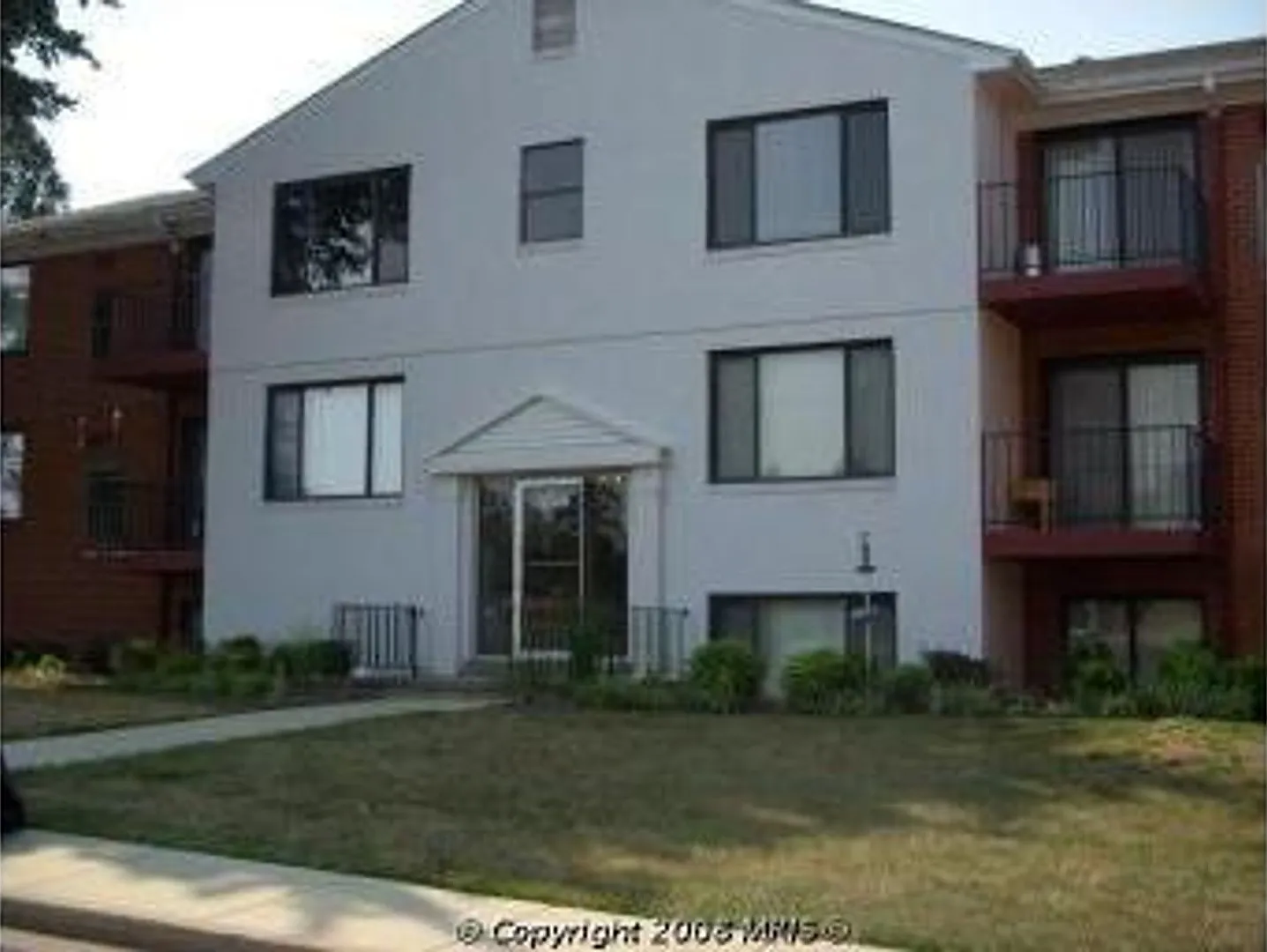 125 Clubhouse Dr SW — Photo 1