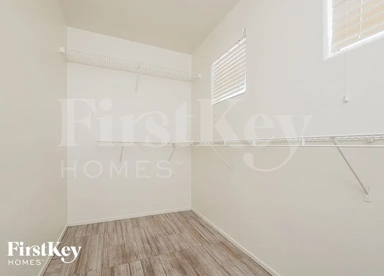 1708 Mizzenmast Ave — Photo 10
