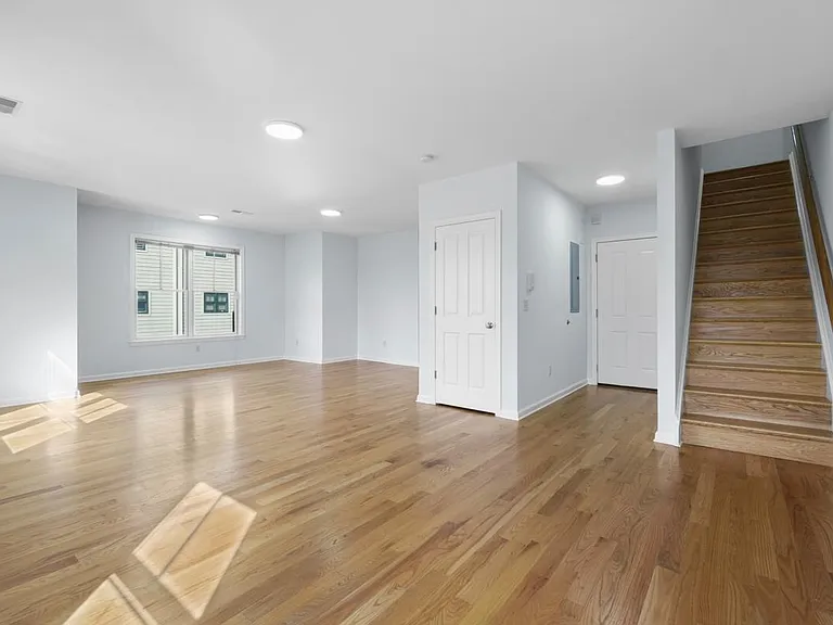443-2 Whiton St #2 — Photo 7
