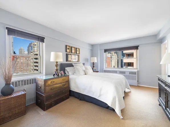 35 Park Avenue image 8 of 13