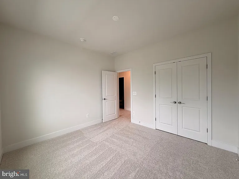 131 Sapphire St — Photo 36