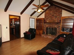 10305 W 49th Pl, Shawnee, KS 66203