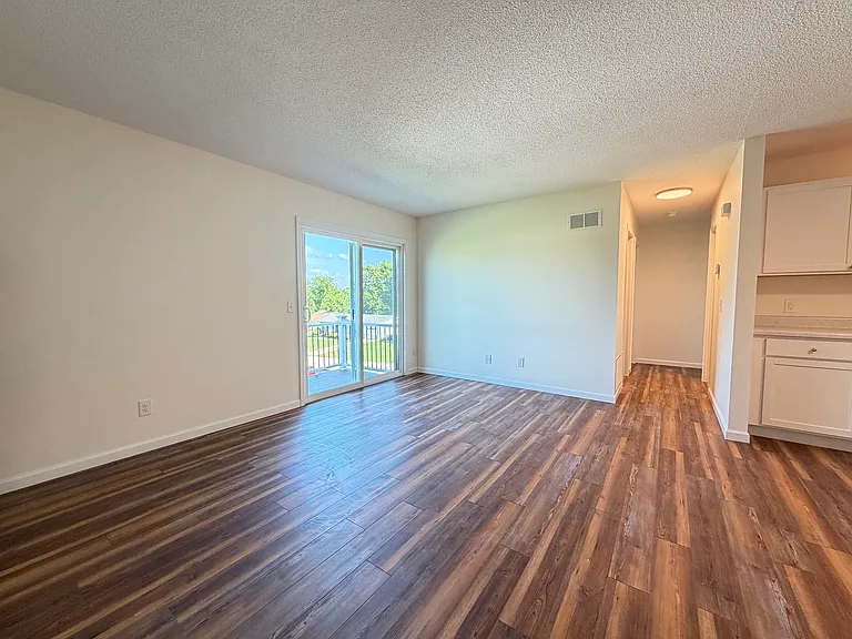 2300 Donna Maria Dr #H — Photo 3