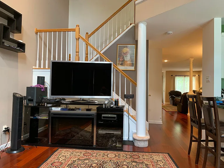 304 Harvest Ln — Photo 9