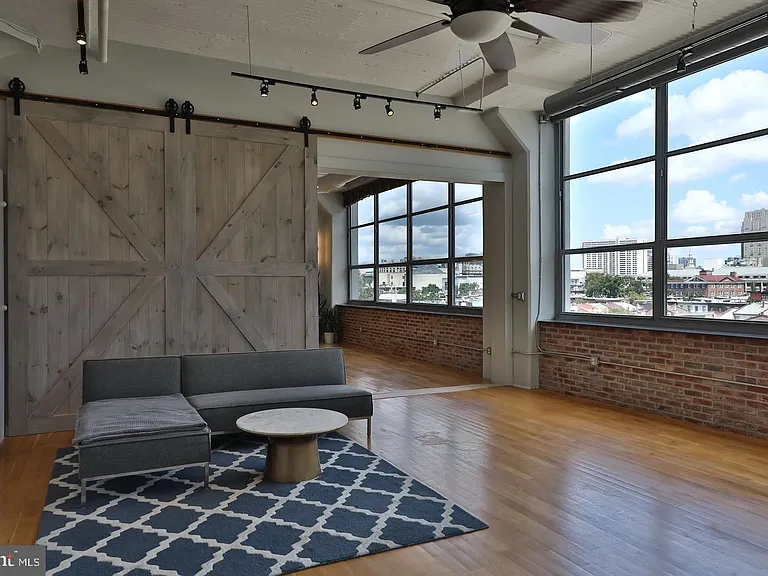 2200 Arch St #28-506-507 — Photo 8