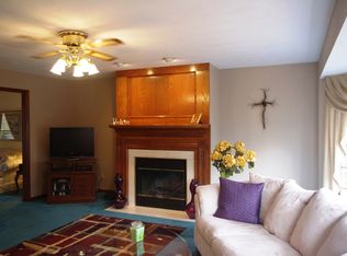 2 Arrowhead Ct, Waterloo, IL 62298