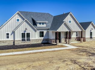 Rebekah Cottonwood Trl, Poolville, TX 76487