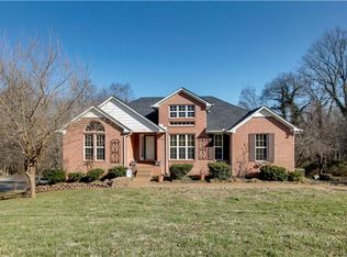 1103 Confederate Dr, Columbia, TN 38401