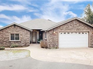 19757 Deerhaven Dr, Redding, CA 96003