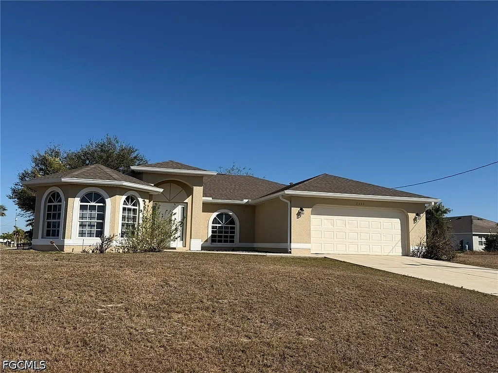 4 bed, 2.0 bath, 1720 sqft, $2,000 — Photo 2