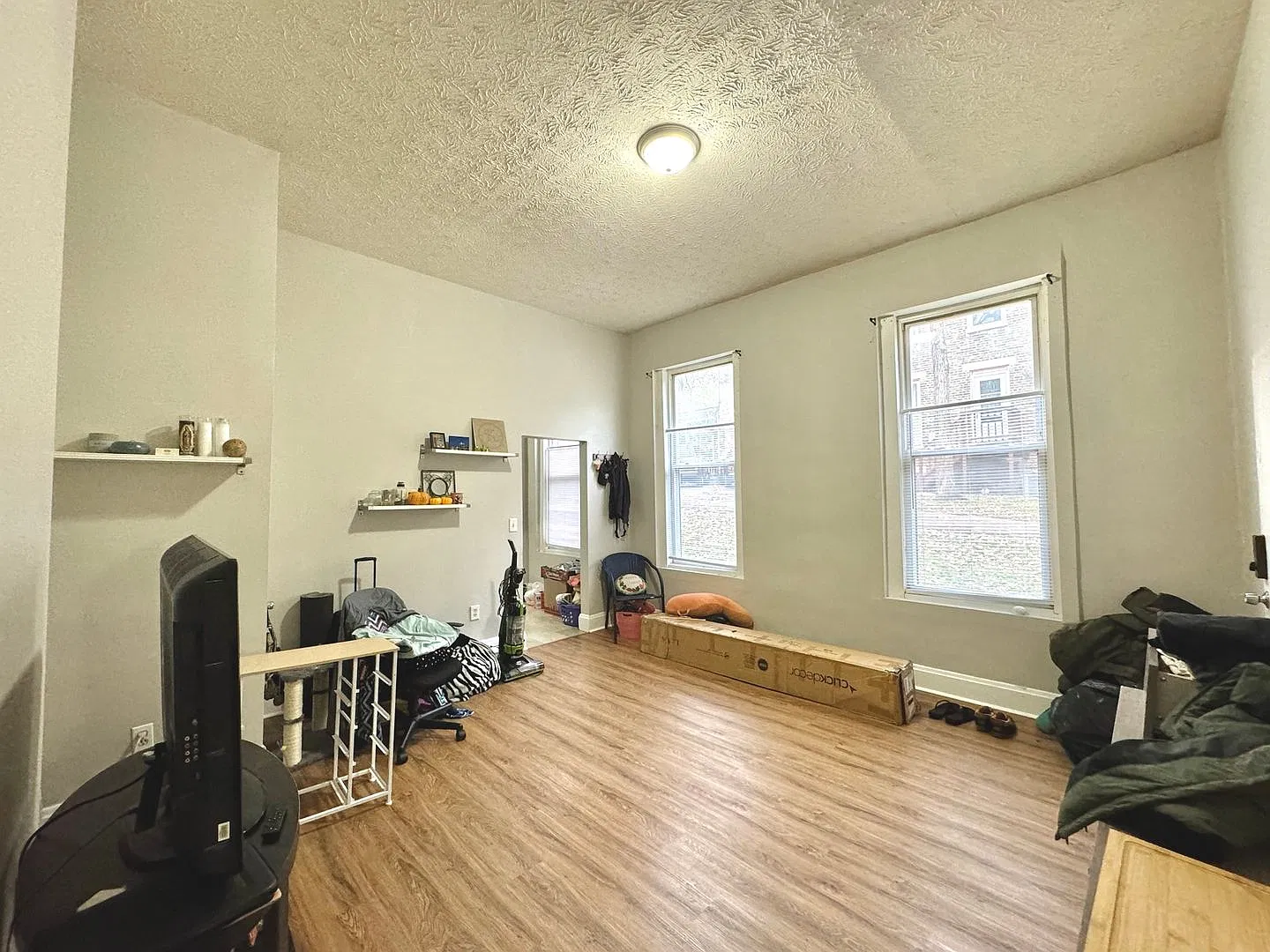 122 Parker Apartments — Photo 3