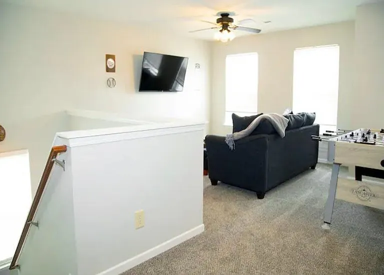 452 Plainville Dr — Photo 18