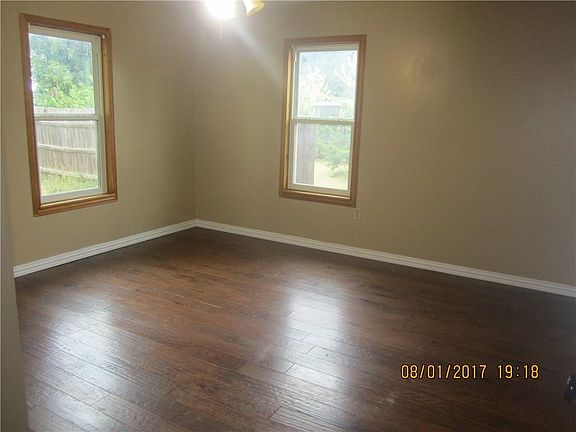 5th image of 2533 Marshall St