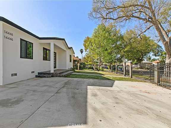 3rd image of 14448 Pinney St