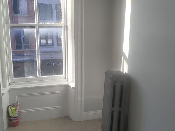 4th image of 115 Northampton St #11