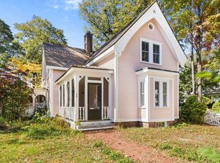 32-34 Thoreau St, Concord, MA 01742