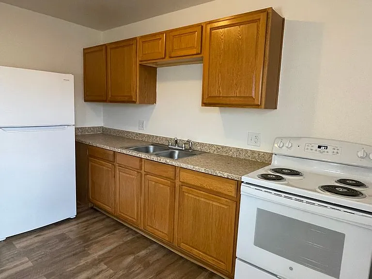 2106 N Daley St — Photo 27