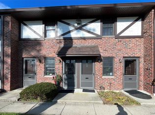 45 Newbrook Lane #45, Bay Shore, NY