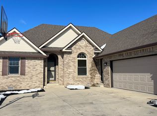 5404 W Wedgewood Ln, Muncie, IN 47304